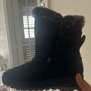 Cozy Black Winter Boots with Faux Fur Trim